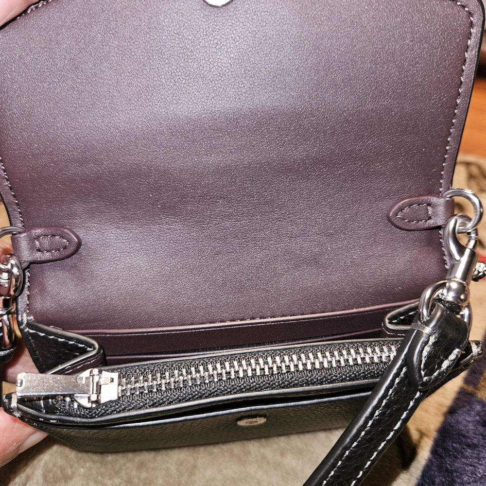 Small Coach Black Leather Crossbody Wallet - Picture 4 of 5